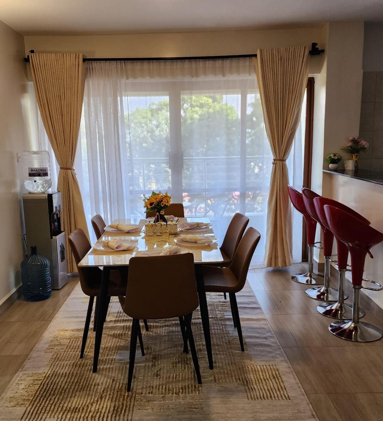 Bed and Breakfast Urban Oasis 3Br Накуру Екстер'єр фото